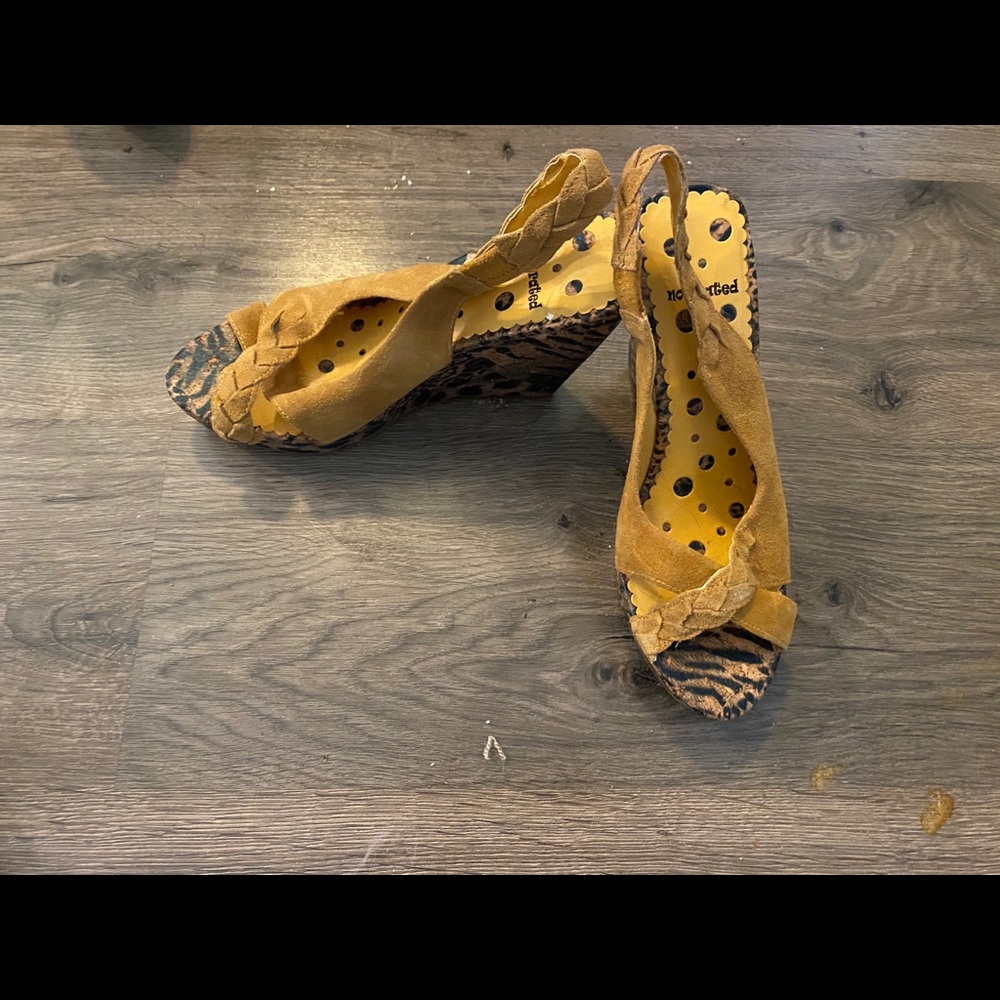Yellow Wedges